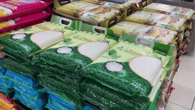 美国主妇为世界末日囤积物资，够全家人用2年！网友：别公开啊